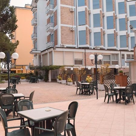 Hotel Zeus Cervia Extérieur photo